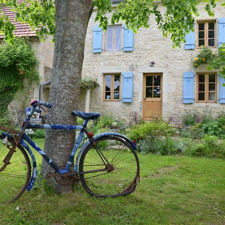 Le vieux vélo Bed and Breakfast Chaptuzat Esterno foto