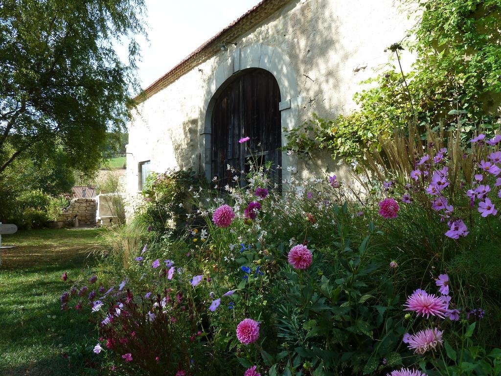 Le vieux vélo Bed and Breakfast Chaptuzat Esterno foto