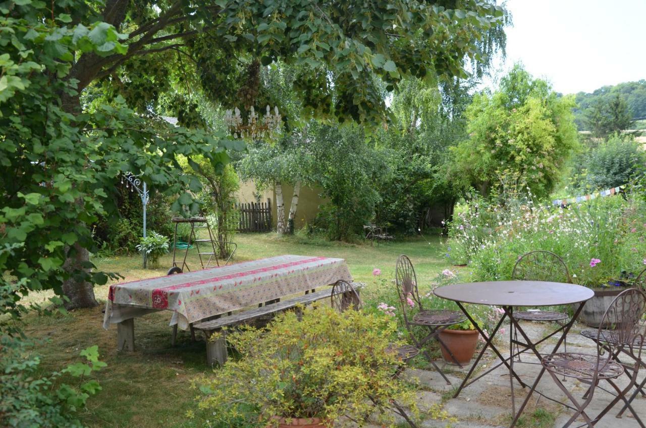Le vieux vélo Bed and Breakfast Chaptuzat Esterno foto