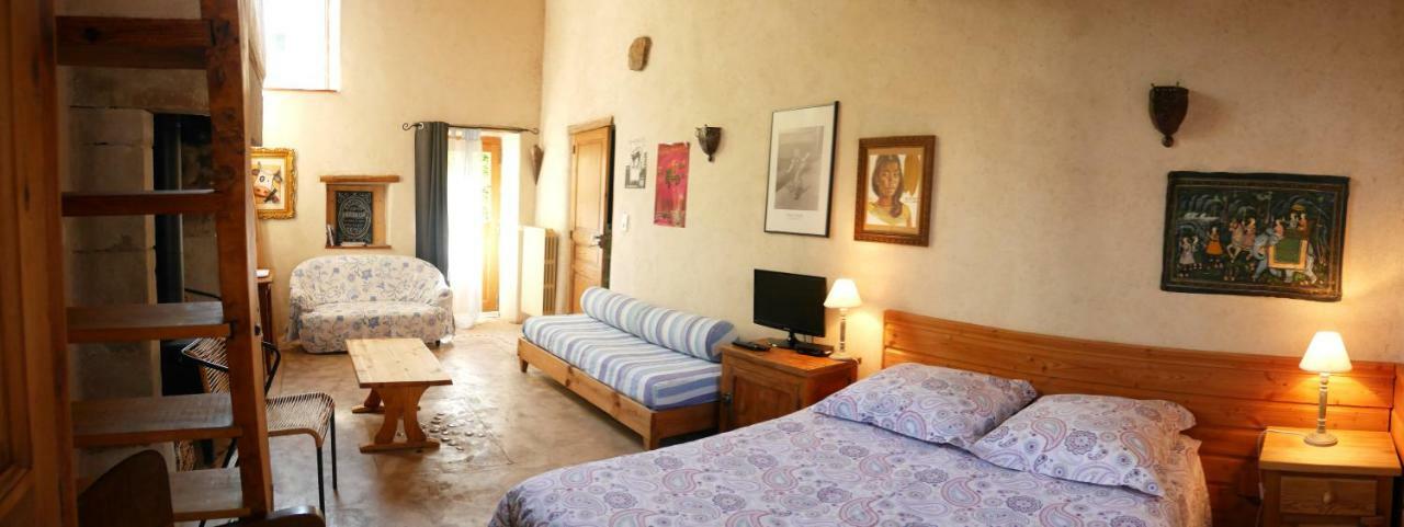Le vieux vélo Bed and Breakfast Chaptuzat Esterno foto